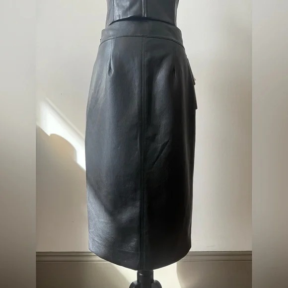 Aritzia NWT Black Pegu Vegan Leather Pencil Skirt Size 8 - Picture 3 of 9